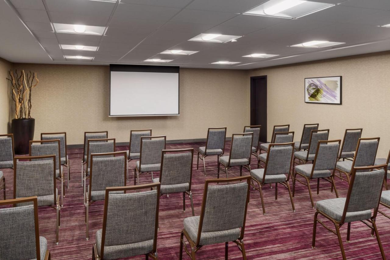 Courtyard By Marriott Roseville Exterior photo