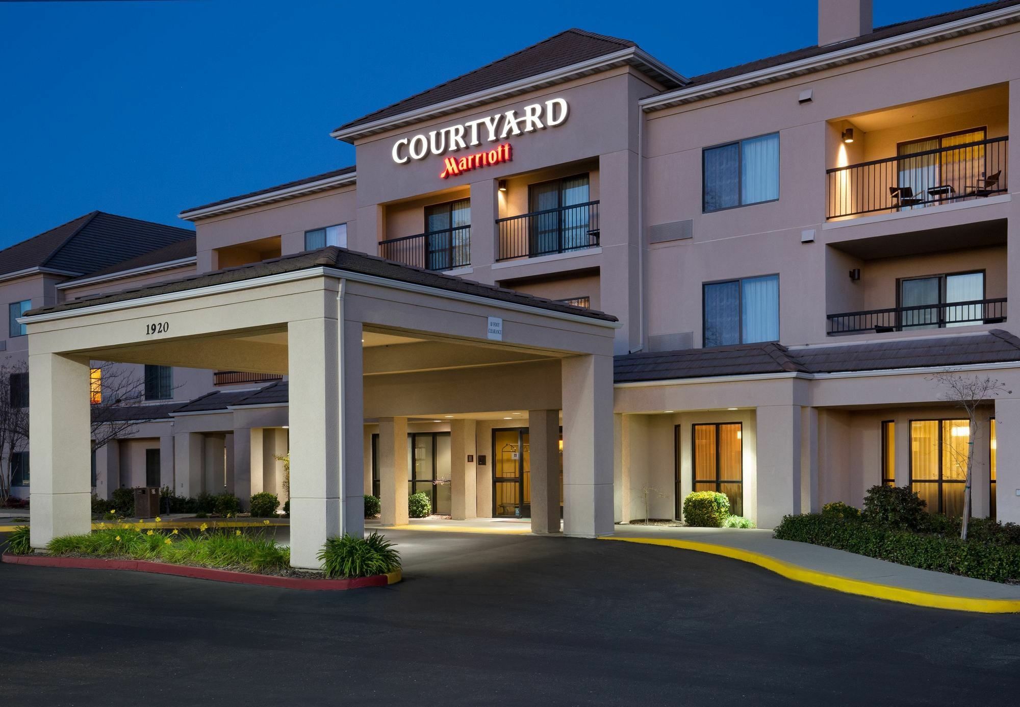 Courtyard By Marriott Roseville Exterior photo